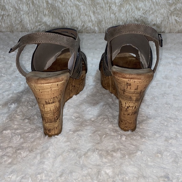 Maurice’s Gray Strappy Wedge - Picture 4 of 7